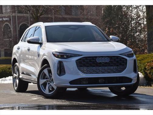 2025 Audi Q5 Premium Plus TFSI quattro S tronic