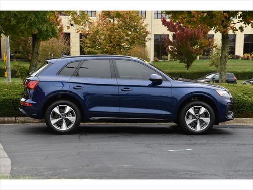 2025 Audi Q5 Premium 40 TFSI quattro S tronic