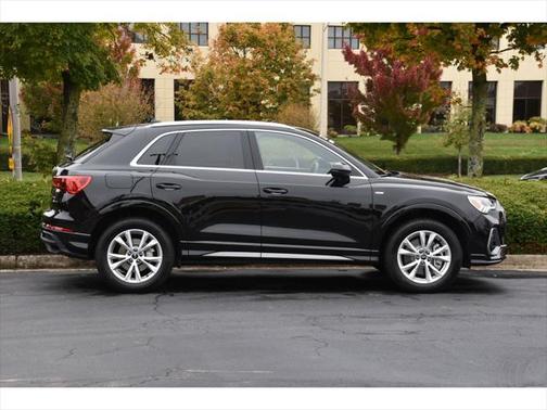 2025 Audi Q3 Premium 45 TFSI S line quattro Tiptronic