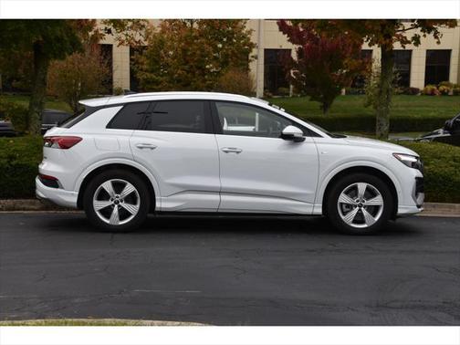 2024 Audi Q4 e-tron Premium Plus 55 quattro