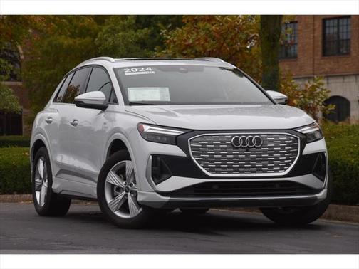 2024 Audi Q4 e-tron Premium Plus 55 quattro