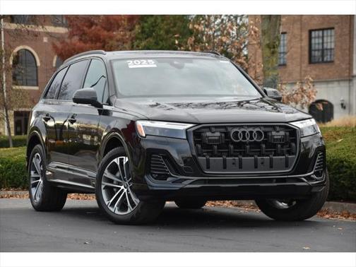 2025 Audi Q7 Premium 45 TFSI quattro Tiptronic