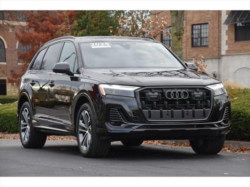 2025 Audi Q7 Premium 45 TFSI quattro Tiptronic