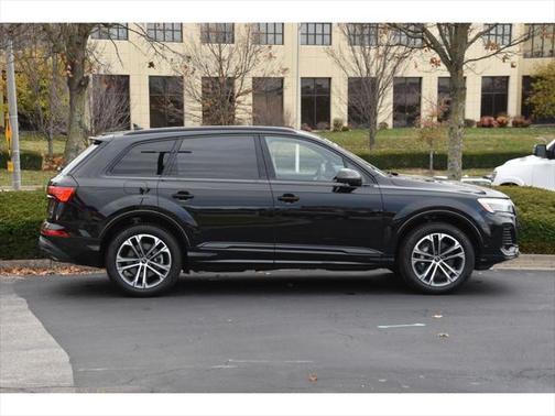 2025 Audi Q7 Premium 45 TFSI quattro Tiptronic