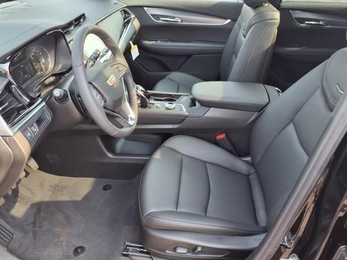 2025 Cadillac XT6 Luxury AWD