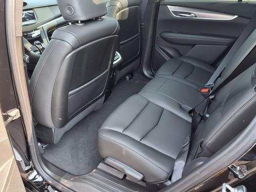 2025 Cadillac XT6 Luxury AWD