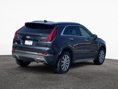 2022 Cadillac XT4 Premium Luxury
