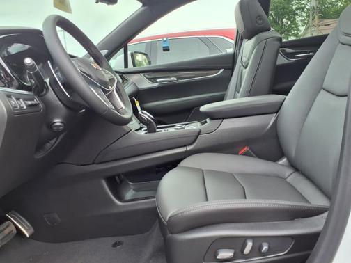2025 Cadillac XT5 Sport