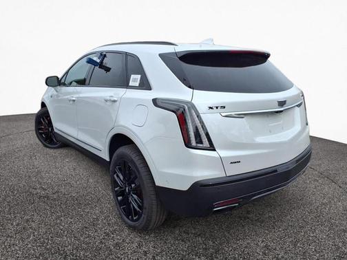 2025 Cadillac XT5 Sport