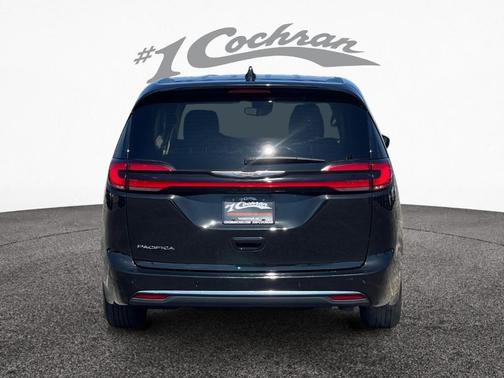 2023 Chrysler Pacifica Touring-L