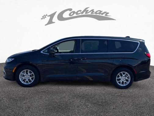 2023 Chrysler Pacifica Touring-L