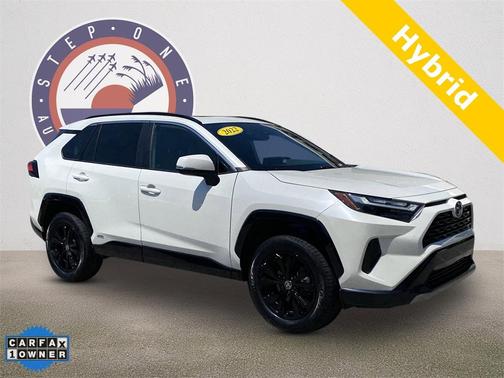 2022 Toyota RAV4 Hybrid SE