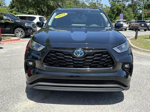 2024 Toyota Highlander Hybrid XLE