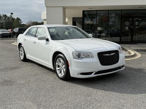 2022 Chrysler 300 Touring