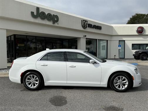 2022 Chrysler 300 Touring