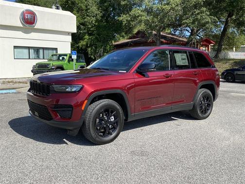 2025 Jeep Grand Cherokee Laredo