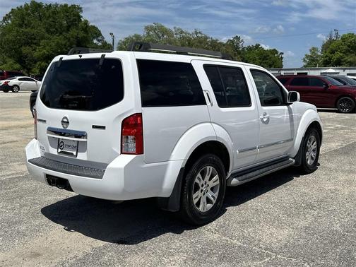 2011 Nissan Pathfinder Silver