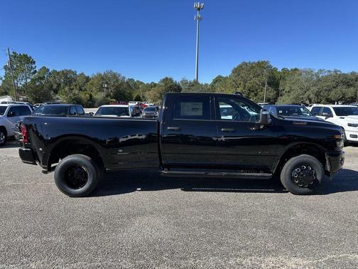 Diamond Black 2026 RAM 3500 Big Horn