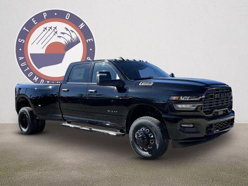 Diamond Black 2026 RAM 3500 Big Horn