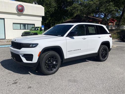 2025 Jeep Grand Cherokee Laredo