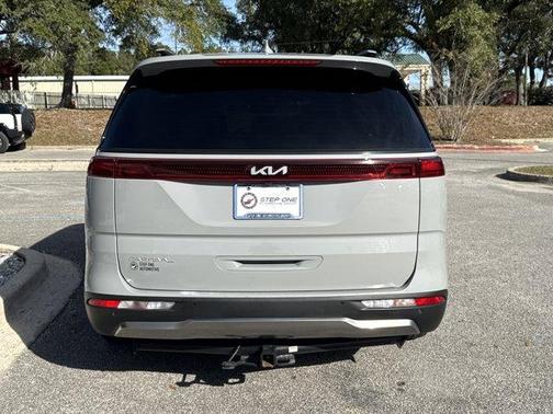 2024 Kia Carnival SX