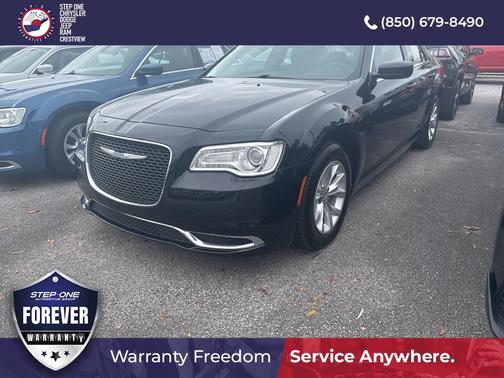 2022 Chrysler 300 Touring