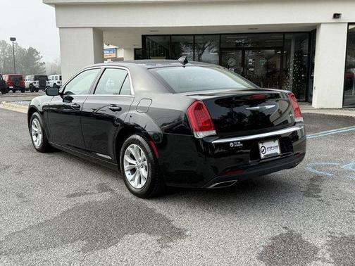 2022 Chrysler 300 Touring
