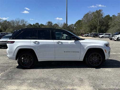 2025 Jeep Grand Cherokee Summit