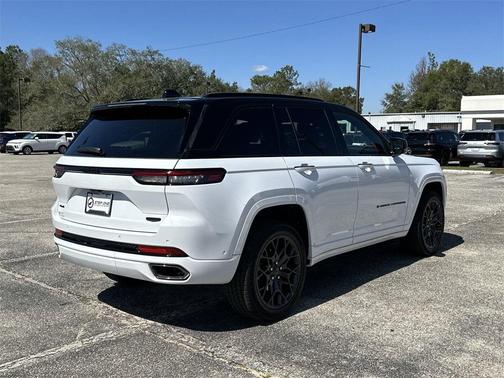2025 Jeep Grand Cherokee Summit