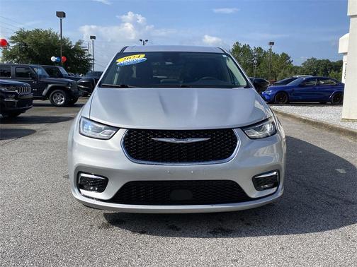 2024 Chrysler Pacifica Touring-L