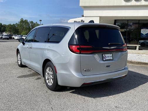 2024 Chrysler Pacifica Touring-L