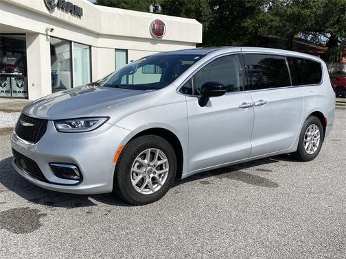 2024 Chrysler Pacifica Touring-L
