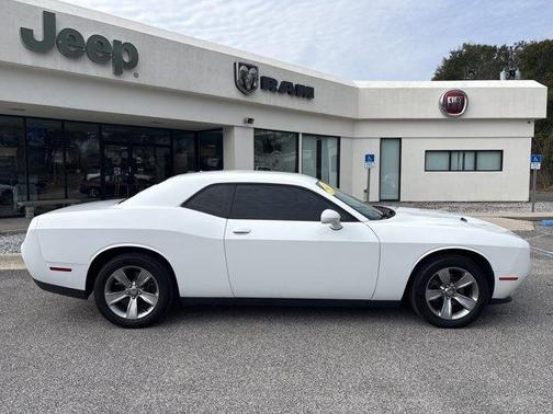 2015 Dodge Challenger SXT