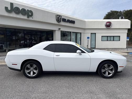2015 Dodge Challenger SXT