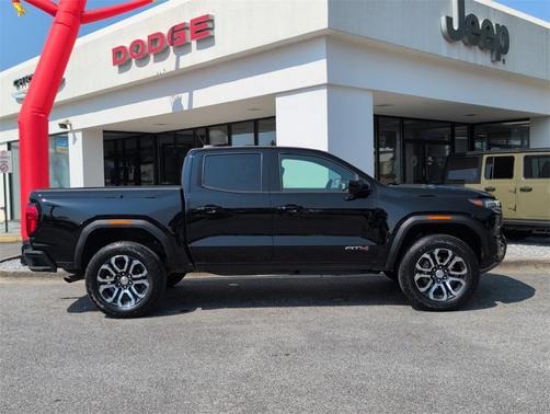 2024 GMC Canyon AT4