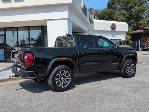2024 GMC Canyon AT4