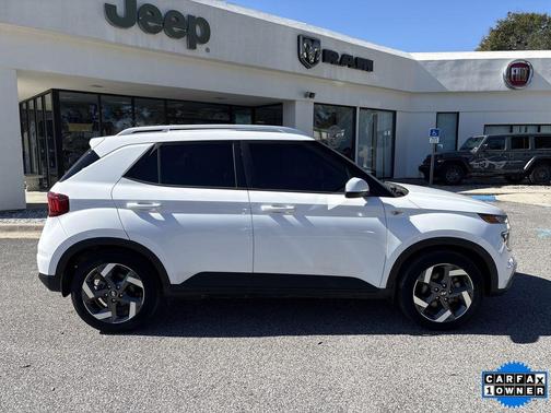 2023 Hyundai VENUE SEL