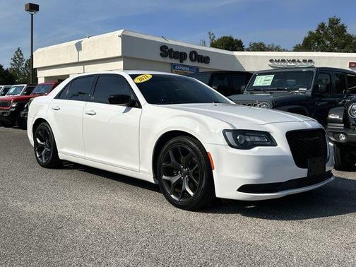 2021 Chrysler 300 Touring