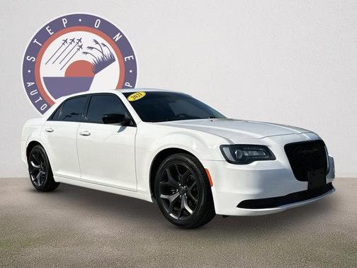 2021 Chrysler 300 Touring