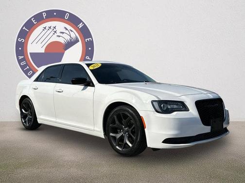 2021 Chrysler 300 Touring