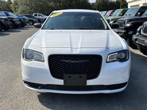2021 Chrysler 300 Touring