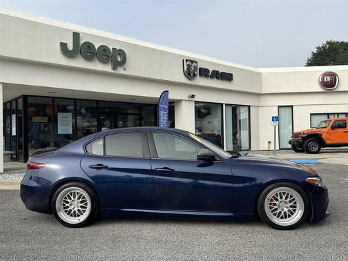 2017 Alfa Romeo Giulia Base