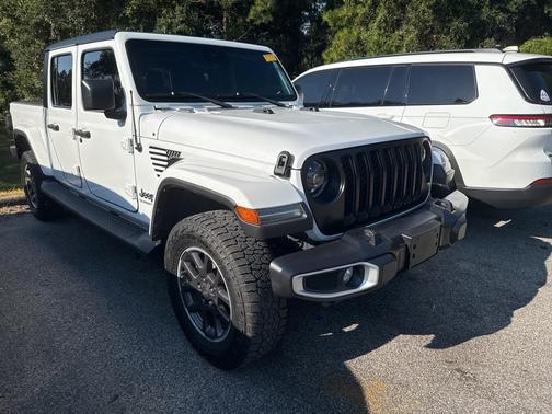 2022 Jeep Gladiator Overland