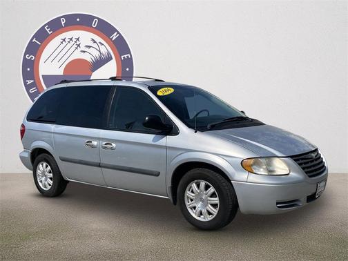 2006 Chrysler Town & Country Base