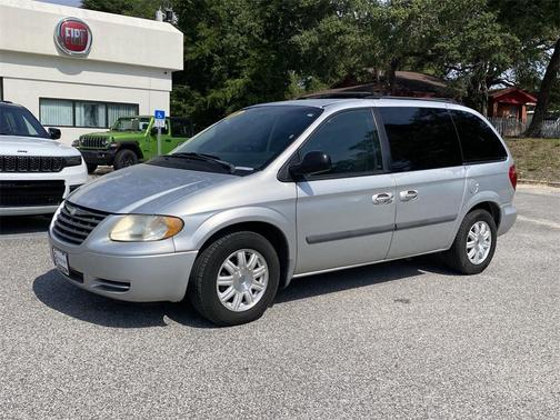 2006 Chrysler Town & Country Base