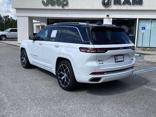 2022 Jeep Grand Cherokee 4xe Summit