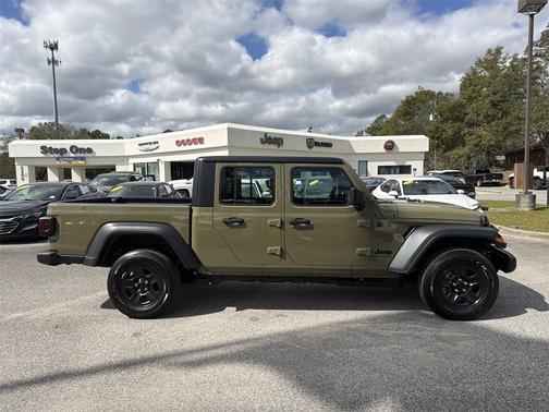 2026 Jeep Gladiator Sport