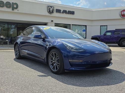 Deep Blue Metallic 2023 Tesla Model 3 Base