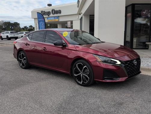 2023 Nissan Altima 2.5 SR