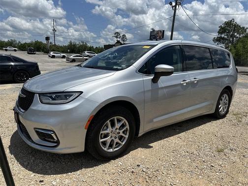 2023 Chrysler Pacifica Touring-L